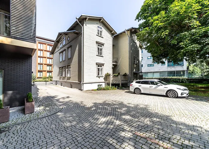 Historical & Modern Business With Sauna @kadriorg * טאלין