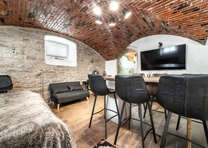 Historical & Modern Business With Sauna @kadriorg *